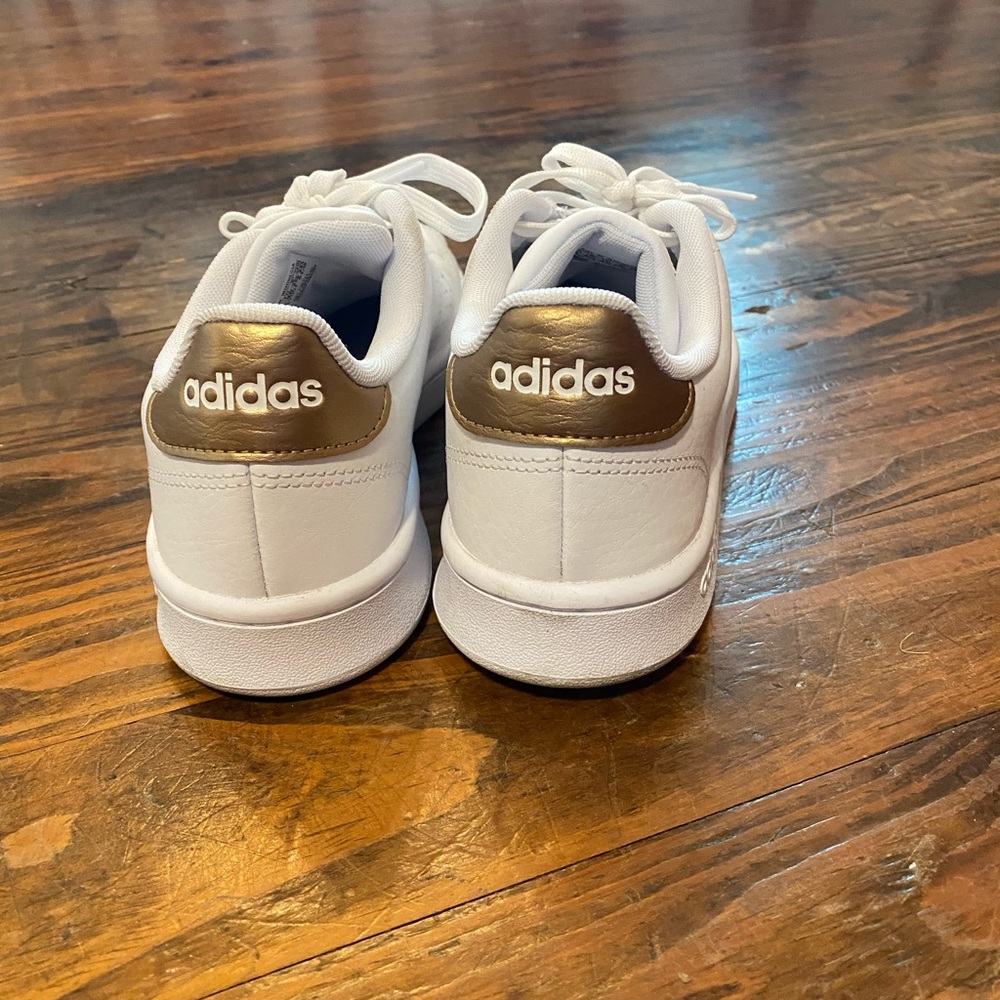Adidas sneakers worn twice in excellent condition